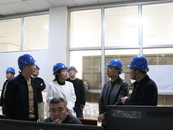 2023年3月7日  市工信局張副局長(zhǎng)，縣工信局卜平蒞臨我公司指導(dǎo)工作